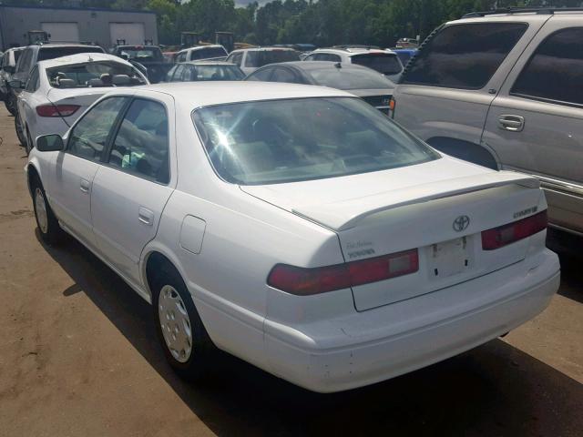 4T1BG22K6VU799650 - 1997 TOYOTA CAMRY CE WHITE photo 3