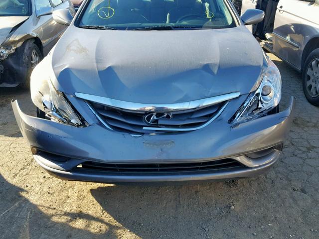 5NPEB4AC2CH484597 - 2012 HYUNDAI SONATA GLS GRAY photo 9