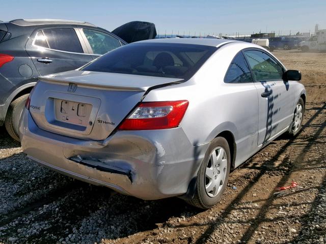 2HGFG11238H007965 - 2008 HONDA CIVIC DX SILVER photo 4