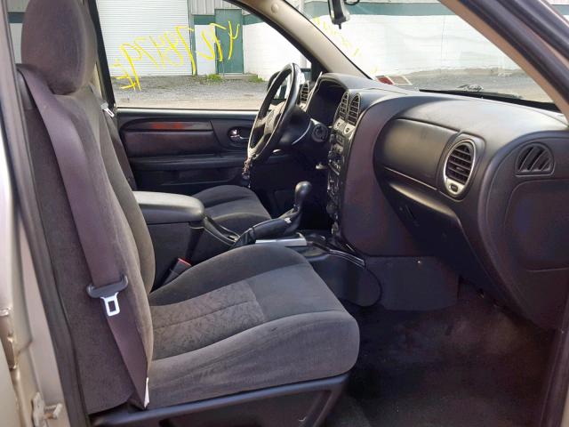 1GKDT13S652202157 - 2005 GMC ENVOY SILVER photo 5