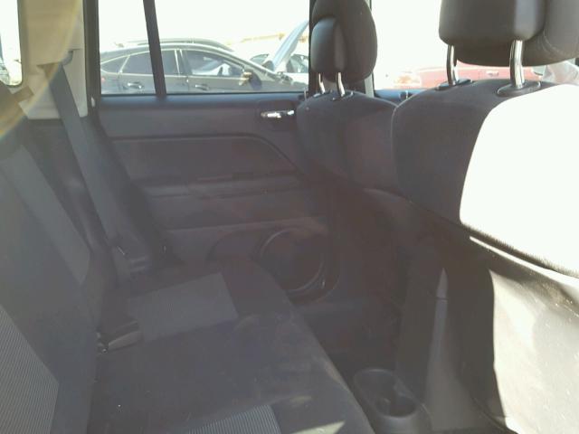 1C4NJDBB9CD662360 - 2012 JEEP COMPASS SP 白色 照片 6