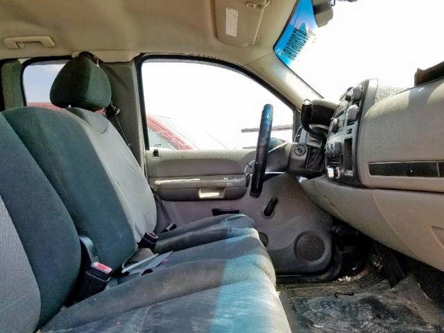 1GTHC29K48E187557 - 2008 GMC SIERRA C25 WHITE photo 5