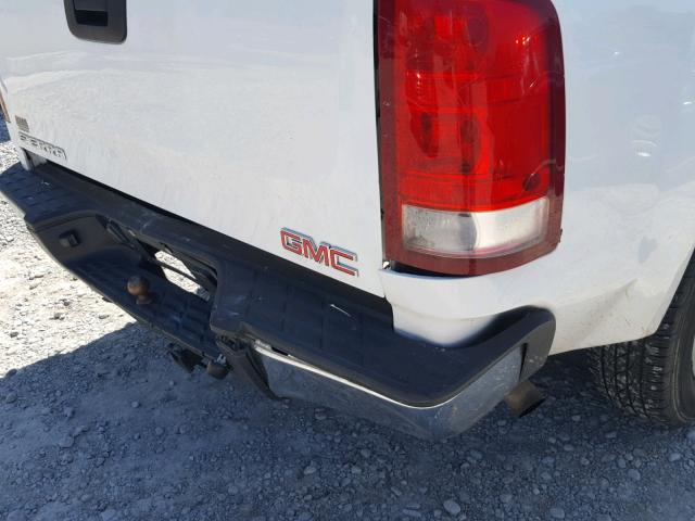 1GTEC14XX8Z236611 - 2008 GMC SIERRA C15 WHITE photo 9