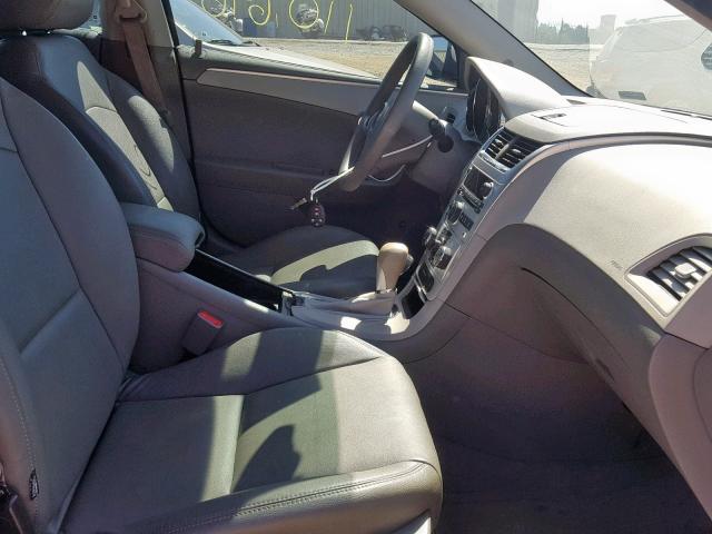 1G1ZC5E04CF216190 - 2012 CHEVROLET MALIBU 1LT WHITE photo 5