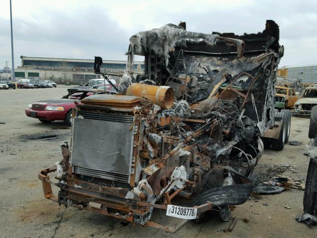 1XKADB9X16J107697 - 2006 KENWORTH CONSTRUCTI BURN photo 2