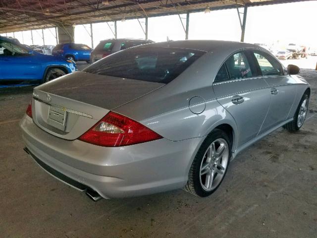 WDDDJ72X07A110509 - 2007 MERCEDES-BENZ CLS 550 SILVER photo 4