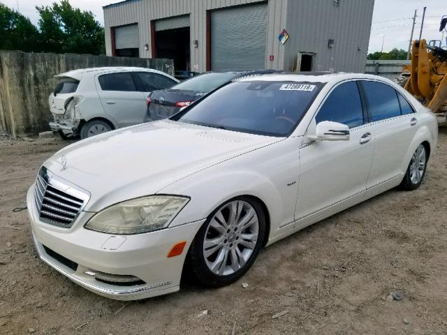 WDDNG9FBXAA299335 - 2010 MERCEDES-BENZ S 400 WHITE photo 2