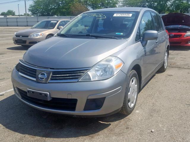 3N1BC13E28L445192 - 2008 NISSAN VERSA S GRAY photo 2