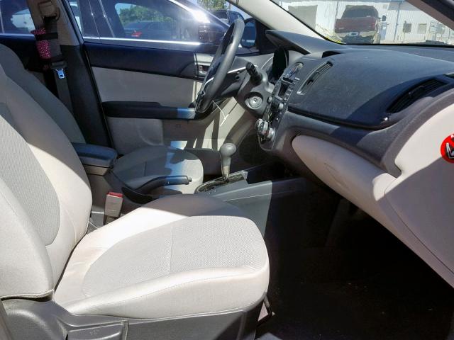 KNAFU4A24A5062816 - 2010 KIA FORTE EX SILVER photo 5