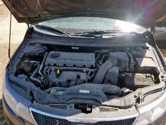 KNAFU4A25A5881334 - 2010 KIA FORTE EX BLACK photo 7