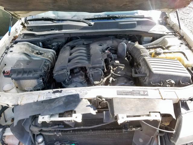 2C3JA53G75H583441 - 2005 CHRYSLER 300 TOURIN WHITE photo 7