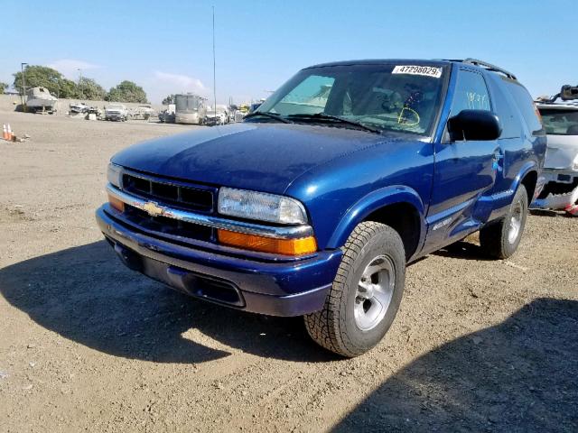 1GNCS18W5YK243980 - 2000 CHEVROLET BLAZER BLUE photo 2