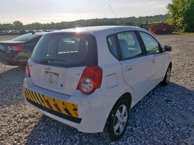 KL1TD66E49B673177 - 2009 CHEVROLET AVEO LS WHITE photo 4