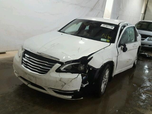 1C3CCBAB3EN142048 - 2014 CHRYSLER 200 LX WHITE photo 2