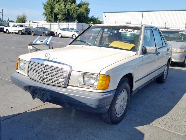 WDBDB22A9EA027016 - 1984 MERCEDES-BENZ 190 D 2.2 YELLOW photo 2