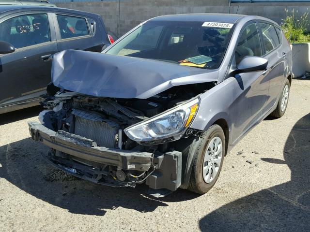 KMHCT5AE4GU266521 - 2016 HYUNDAI ACCENT SE GRAY photo 2