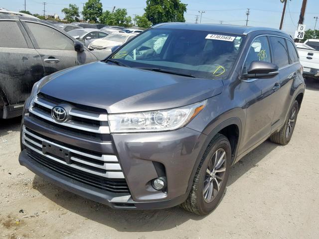 5TDKZRFH5HS518422 - 2017 TOYOTA HIGHLANDER GRAY photo 2