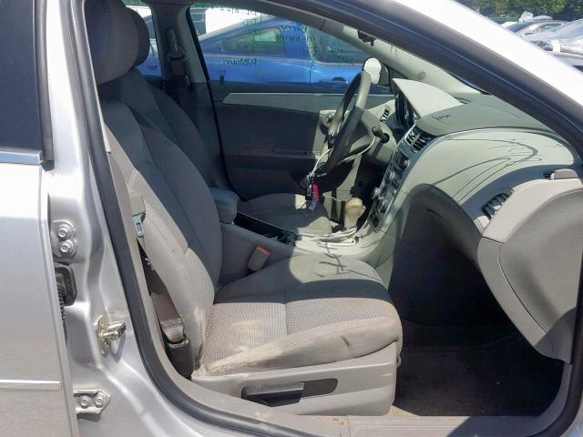 1G1ZC5E07CF287626 - 2012 CHEVROLET MALIBU 1LT SILVER photo 5