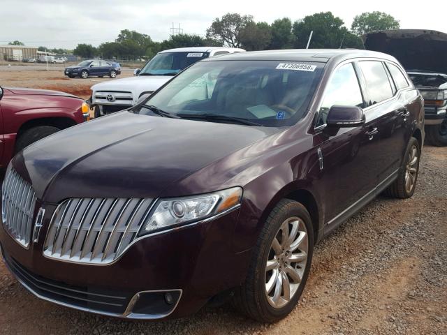 2LMHJ5FR7BBJ51972 - 2011 LINCOLN MKT MAROON photo 2