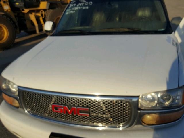 1GKEK63U66J160943 - 2006 GMC YUKON DENA WHITE photo 7