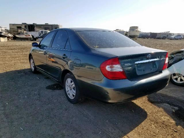 JTDBE32K320091813 - 2002 TOYOTA CAMRY LE GREEN photo 3