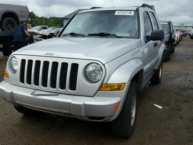 1J4GL38K45W660120 - 2005 JEEP LIBERTY RE GRAY photo 2