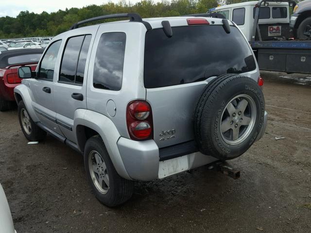 1J4GL38K45W660120 - 2005 JEEP LIBERTY RE GRAY photo 3