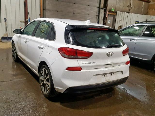 KMHH35LE3KU090945 - 2019 HYUNDAI ELANTRA GT WHITE photo 3