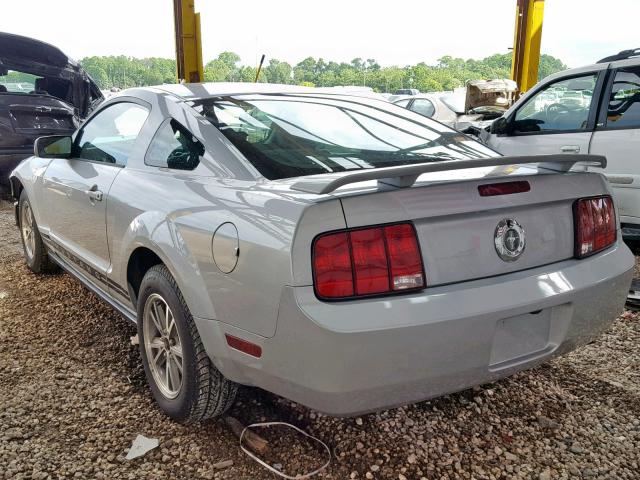 1ZVFT80N755171458 - 2005 FORD MUSTANG SILVER photo 3