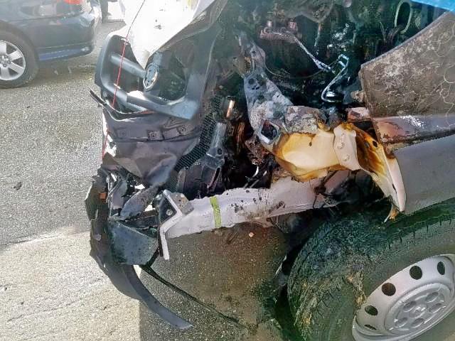 3C6URVJG1JE134287 - 2018 RAM PROMASTER 白色 照片 9