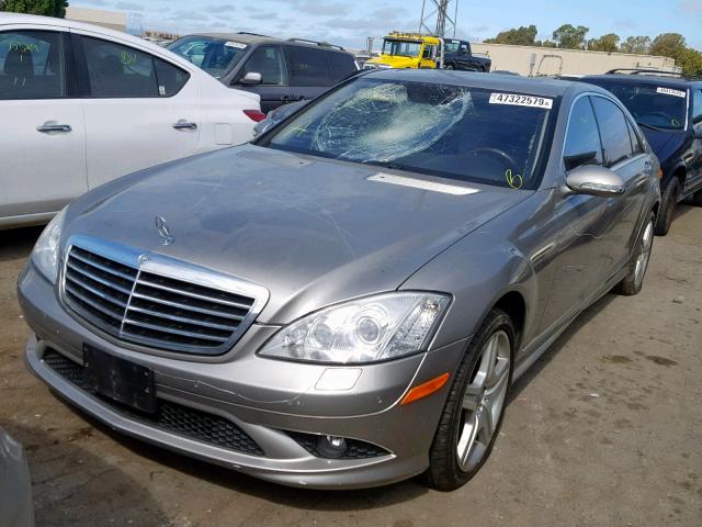 WDDNG71X77A040611 - 2007 MERCEDES-BENZ S 550 GRAY photo 2