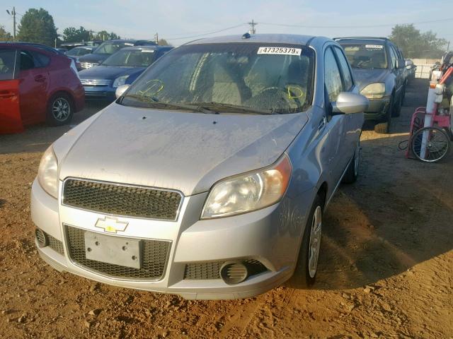 KL1TD66E39B658394 - 2009 CHEVROLET AVEO LS SILVER photo 2