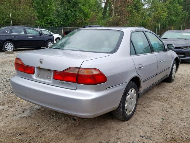 1HGCG5643XA132255 - 1999 HONDA ACCORD LX SILVER photo 4