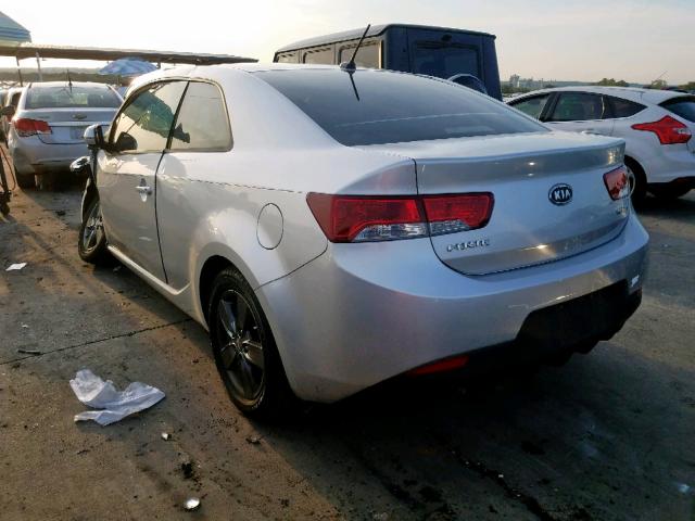 KNAFU6A21B5379109 - 2011 KIA FORTE EX SILVER photo 3