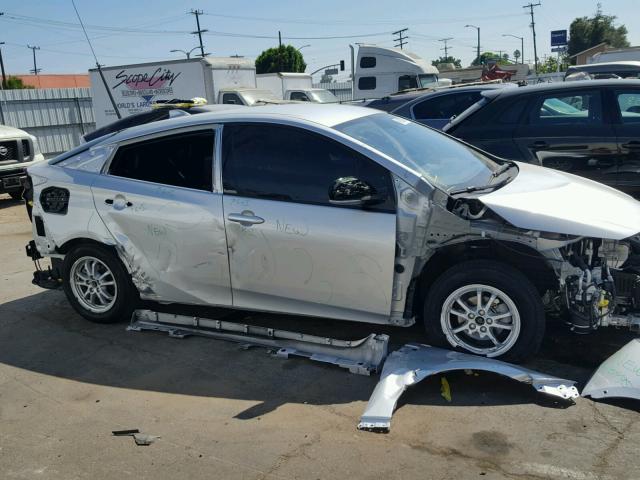 JTDKARFP4H3065135 - 2017 TOYOTA PRIUS PRIM SILVER photo 9