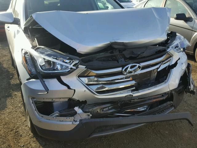 5XYZU3LB7GG377665 - 2016 HYUNDAI SANTA FE S SILVER photo 9