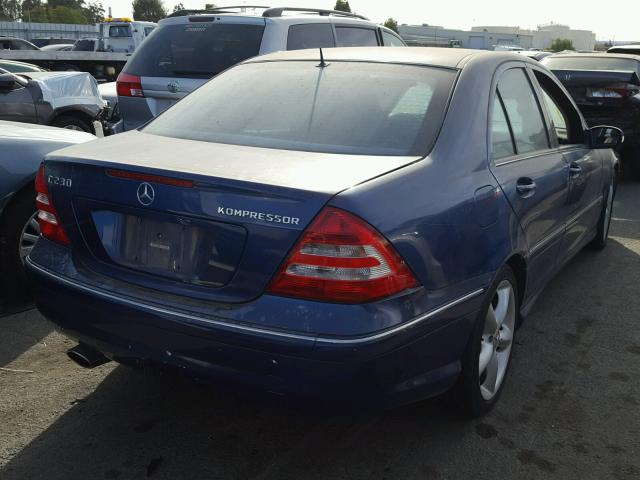 WDBRF40J35F680744 - 2005 MERCEDES-BENZ C 230K SPO BLUE photo 4