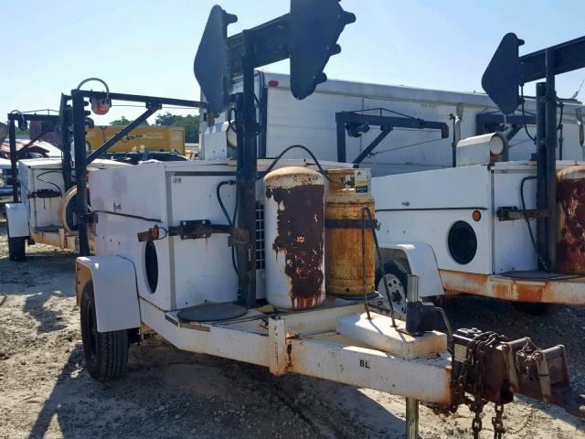 1T9US0617WS054828 - 1999 TFNX GENERATOR WHITE photo 1