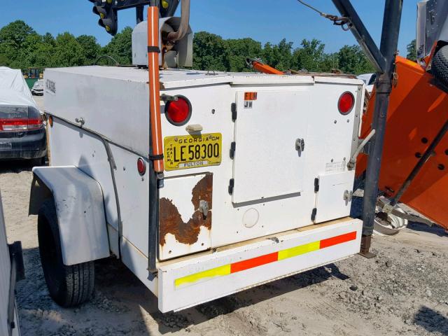 1T9US0617WS054828 - 1999 TFNX GENERATOR WHITE photo 3