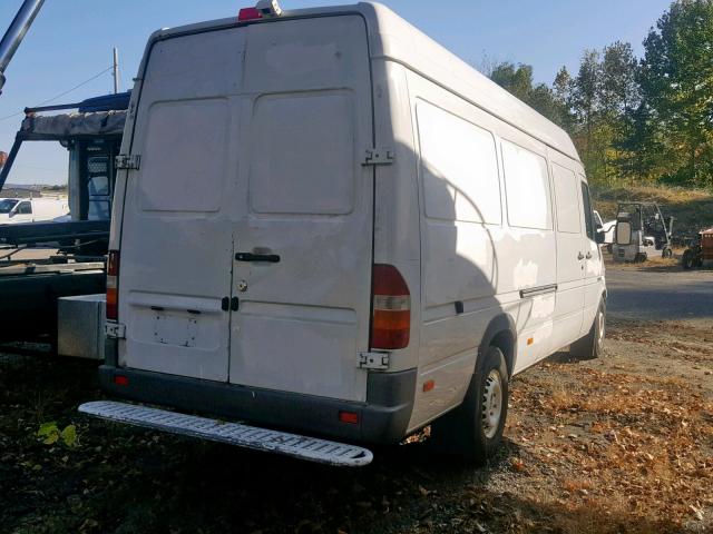 WD0PD744365956438 - 2006 DODGE SPRINTER WHITE photo 4