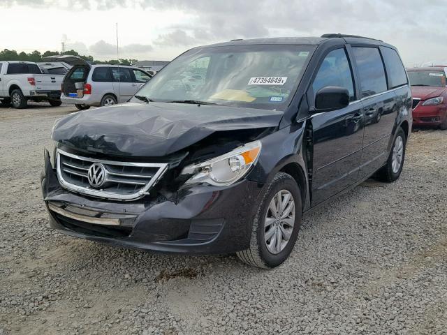 2C4RVABG9CR127560 - 2012 VOLKSWAGEN ROUTAN SE BLACK photo 2