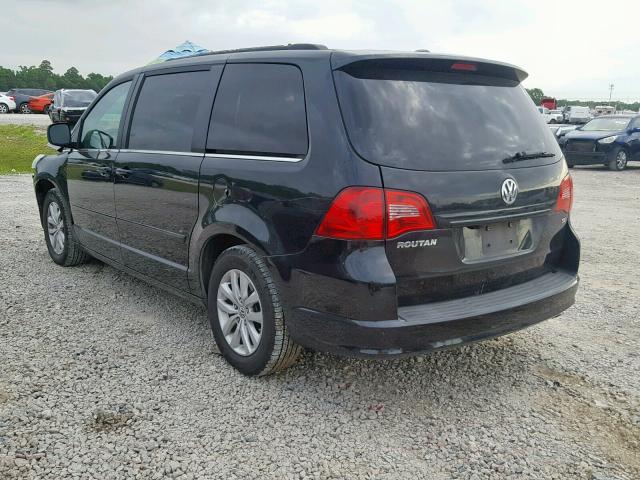 2C4RVABG9CR127560 - 2012 VOLKSWAGEN ROUTAN SE BLACK photo 3