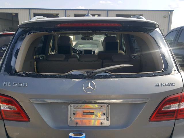 4JGDA7DB2CA044868 - 2012 MERCEDES-BENZ ML 550 4MA SILVER photo 9