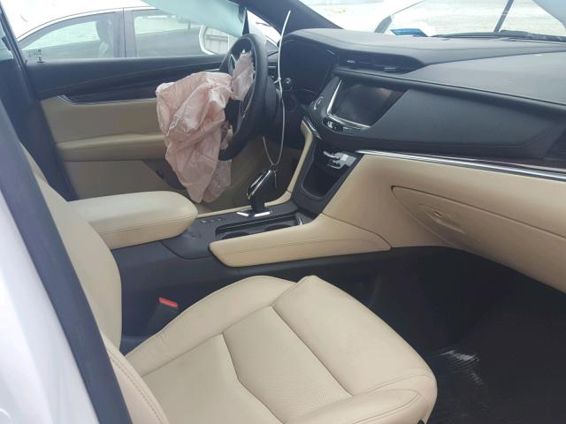 1GYKNDRS7HZ283942 - 2017 CADILLAC XT5 LUXURY WHITE photo 5