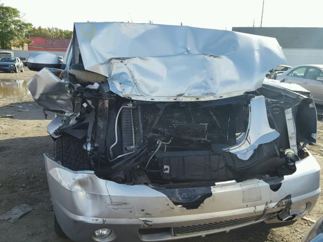 1GKS2EEF9DR264532 - 2013 GMC YUKON DENA SILVER photo 9