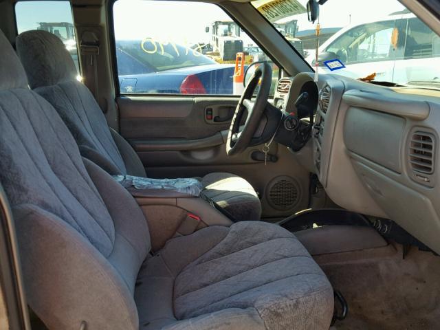 1GTCS19X0W8518603 - 1998 GMC SONOMA BEIGE photo 5