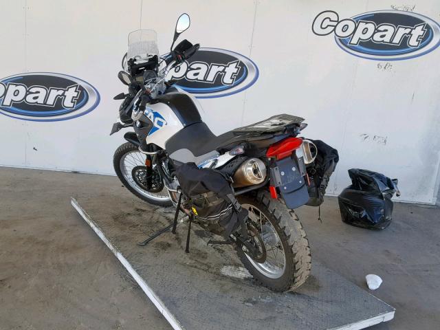 WB1014606CZC95049 - 2012 BMW G650 SERTA WHITE photo 3