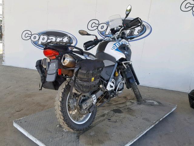 WB1014606CZC95049 - 2012 BMW G650 SERTA WHITE photo 4