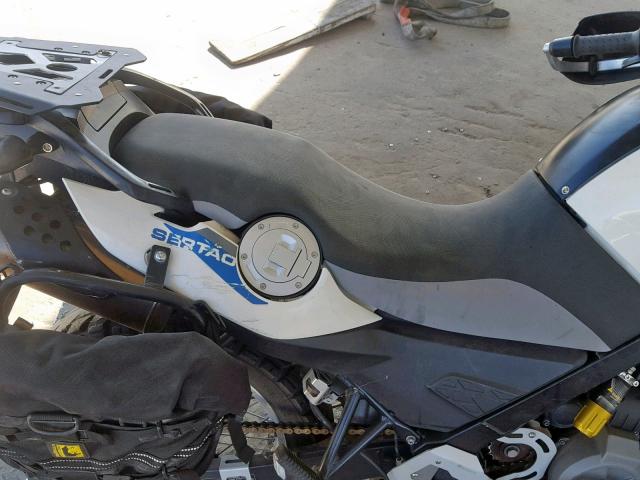 WB1014606CZC95049 - 2012 BMW G650 SERTA WHITE photo 6