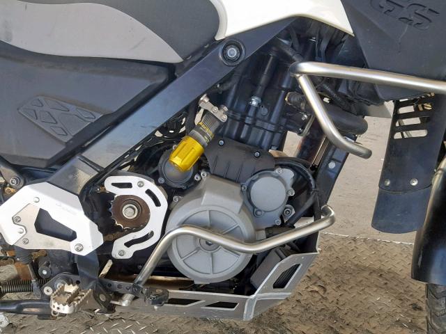 WB1014606CZC95049 - 2012 BMW G650 SERTA WHITE photo 7